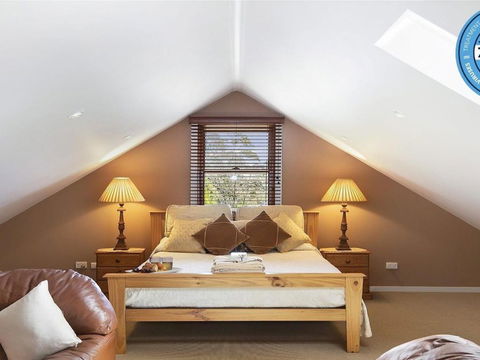 Old Mansfield Loft Gardens Gazebo & Getaways - Northern Rivers Accommodation 4