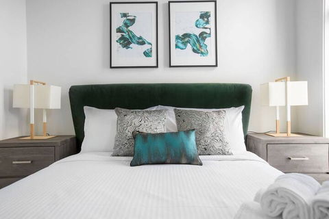 Taste Of Art! Stunning Townhouse Stayatmoonee Ponds - Northern Rivers Accommodation 3