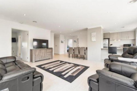 Palmerston - Northern Rivers Accommodation 5