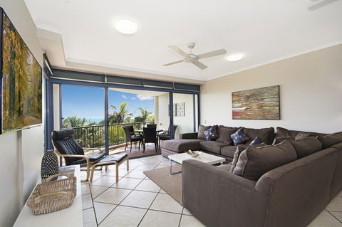 Stunning Views Great Location Sunshine Beach! Unit 1 Vista Pacific 12 Bryan Street - Northern Rivers Accommodation 1