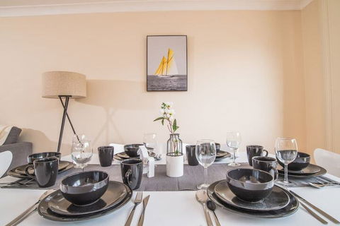 True Comfort! 3bed2bath APT Near Ashfield Station! - Northern Rivers Accommodation 3