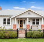 Inis Mor NEW LISTING in the heart of Apollo Bay - Northern Rivers Accommodation