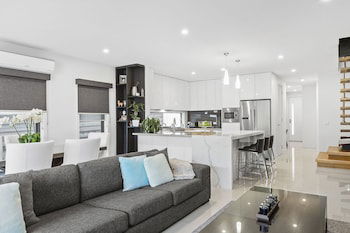 BOUTIQUE STAYS - Edinburgh Place - Northern Rivers Accommodation 5