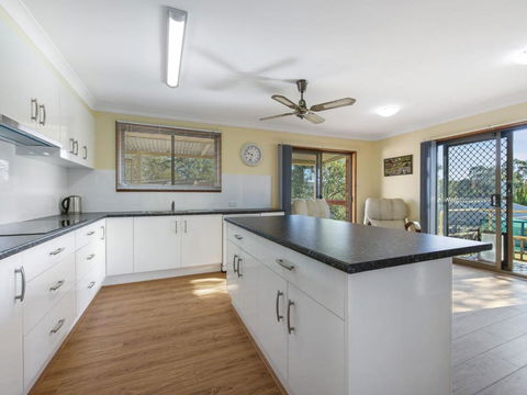 Buckland St. 29 Mollymook - Northern Rivers Accommodation 1