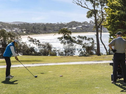 Buckland St. 29 Mollymook - Northern Rivers Accommodation 3