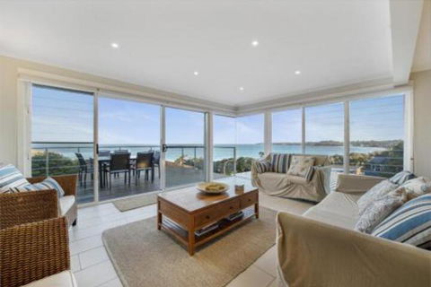 Mitchell Pde 118 Mollymook - Northern Rivers Accommodation 0