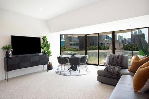 THE HYDEAWAY LUXE HYDE PARK CITY APARTMENT Hosted By LAbode Accommodation - Northern Rivers Accommodation 7