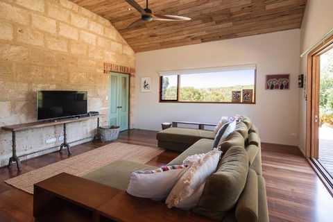 Stella - Northern Rivers Accommodation 6