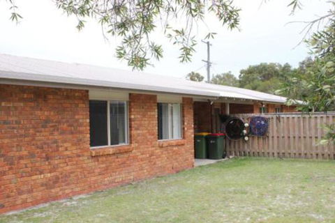 2 51 Carlo Road Rainbow Beach Pets Welcome Air Conditioning Walk To The Shops - Northern Rivers Accommodation 4