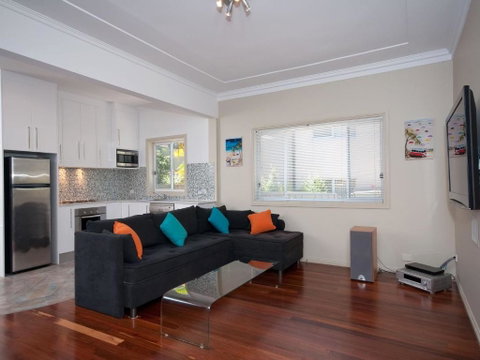 Street Cafe Boutique Accommodationat Nelson Bay - Northern Rivers Accommodation 1
