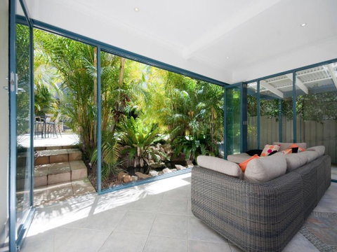 Street Cafe Boutique Accommodationat Nelson Bay - Northern Rivers Accommodation 4