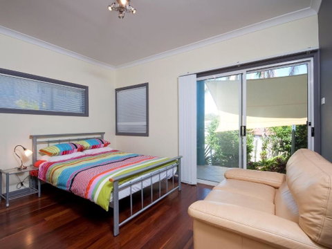 Street Cafe Boutique Accommodationat Nelson Bay - Northern Rivers Accommodation 3