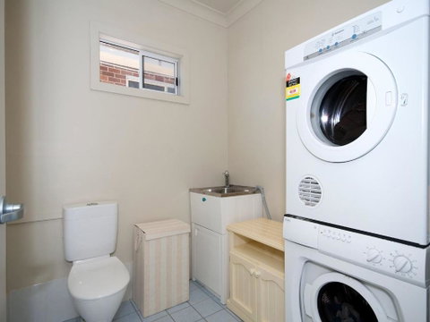 Street Cafe Boutique Accommodationat Nelson Bay - Northern Rivers Accommodation 6