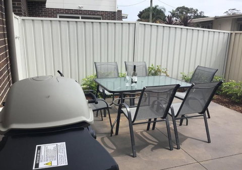 Discover Warilla Bright & Airy Townhouse Near The Beach & Lake - Northern Rivers Accommodation 2