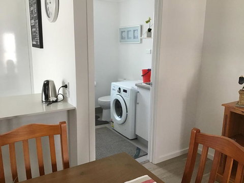 Discover Warilla Bright & Airy Townhouse Near The Beach & Lake - Northern Rivers Accommodation 3