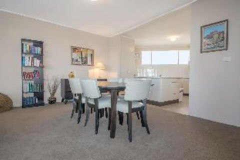 Portofino Unit 4 / 7 Laman Street - Northern Rivers Accommodation 3