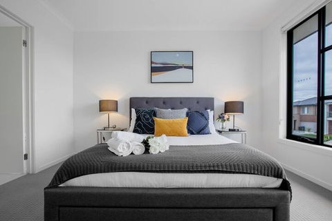 108spacious Point Cook Estate4br2btdoublegarage - Northern Rivers Accommodation 4