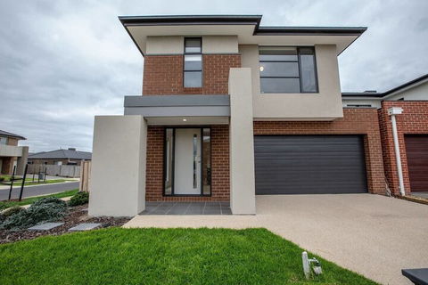 108spacious Point Cook Estate4br2btdoublegarage - Northern Rivers Accommodation 2