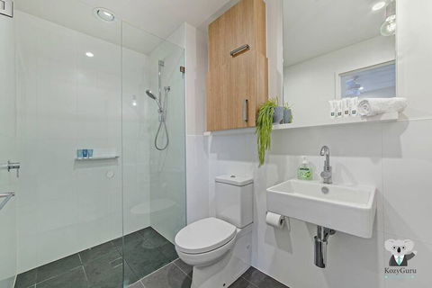NEW Cozy Comfy APT Near Sydney Airport & CBD - Northern Rivers Accommodation 7