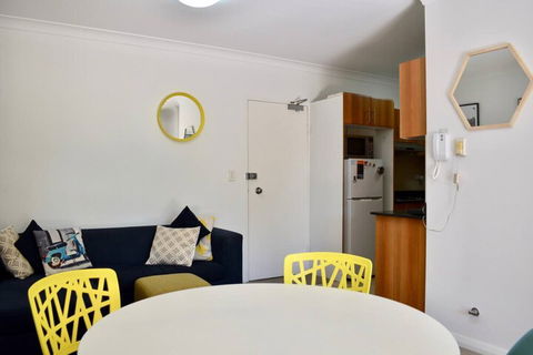 Quiet 1 Bedroom Flat In Concord - Northern Rivers Accommodation 1