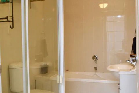 Quiet 1 Bedroom Flat In Concord - Northern Rivers Accommodation 3