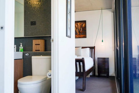 Modern 2BD W / City Views Pool Gym & Rooftop - Northern Rivers Accommodation 4