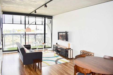 Modern 2BD W / City Views Pool Gym & Rooftop - Northern Rivers Accommodation 5