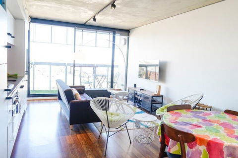 Modern 2BD W / City Views Pool Gym & Rooftop - Northern Rivers Accommodation 7