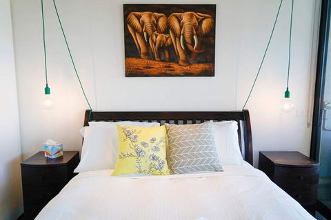 Modern 2BD W / City Views Pool Gym & Rooftop - Northern Rivers Accommodation 3
