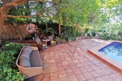 Stylish Comfortable Central Artists Home - Northern Rivers Accommodation 2