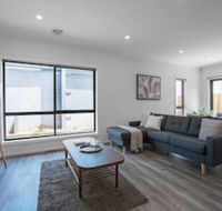 Comfy And Warm Home In Point Cook - Northern Rivers Accommodation