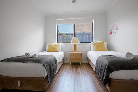 Lightful Charming House With Free Parking - Northern Rivers Accommodation 7