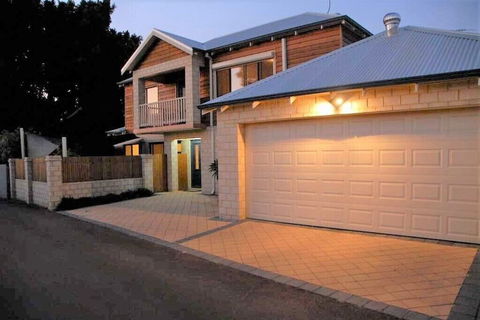 Terrific Townhouse - Northern Rivers Accommodation 4