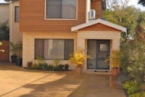 Terrific Townhouse - Northern Rivers Accommodation 1