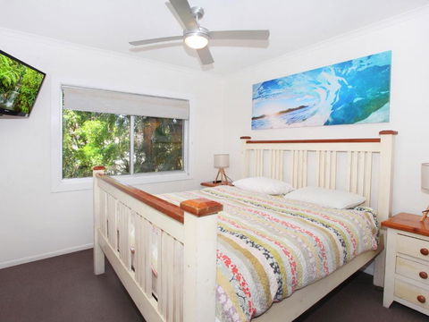 Mayfield 23 5 BDRM Home With Pool - Northern Rivers Accommodation 3