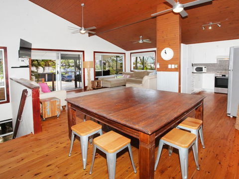 Mayfield 23 5 BDRM Home With Pool - Northern Rivers Accommodation 2