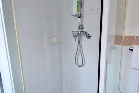 Cute Studio Apartment In Maroubra - Northern Rivers Accommodation 4