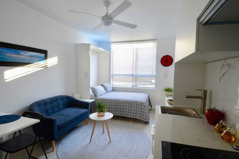 Cute Studio Apartment In Maroubra - Northern Rivers Accommodation 3