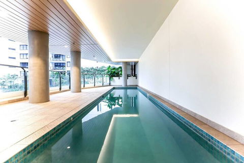 Incredible Riverside Apartment In Brisbane - Northern Rivers Accommodation 3