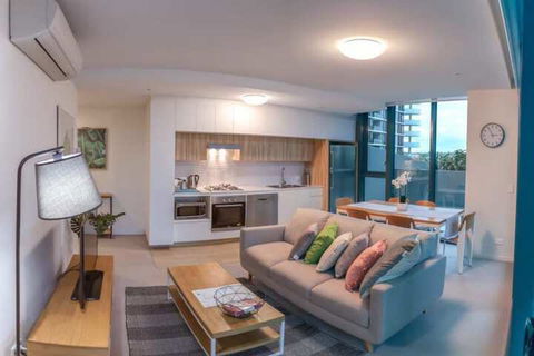Incredible Riverside Apartment In Brisbane - Northern Rivers Accommodation 7