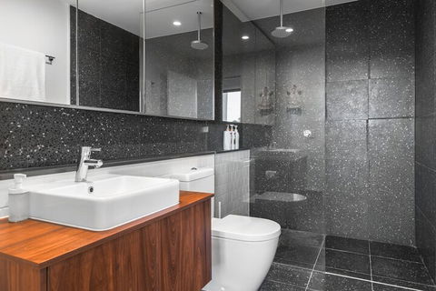 Manhattan Terrace House - Northern Rivers Accommodation 2