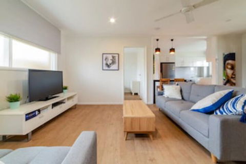 Peaceful 3 Bedroom Apartment In Ascot - Northern Rivers Accommodation 0