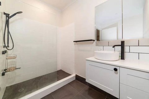 Peaceful 3 Bedroom Apartment In Ascot - Northern Rivers Accommodation 6
