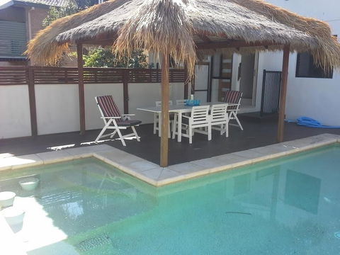 Minutes Walk To Peregian Beach & Surf! Unit 1 / 28 Pelican Street - Northern Rivers Accommodation 2