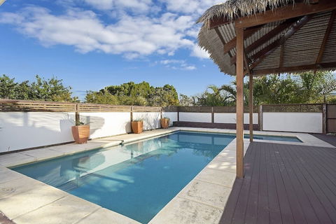 Minutes Walk To Peregian Beach & Surf! Unit 1 / 28 Pelican Street - Northern Rivers Accommodation 0
