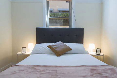 2 Bedroom Gorgeous Art Deco Classic Near CBD - Northern Rivers Accommodation 6
