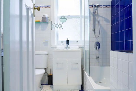 2 Bedroom Gorgeous Art Deco Classic Near CBD - Northern Rivers Accommodation 5