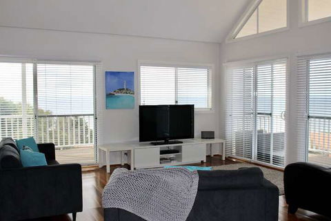 Flinders View Beach House - Northern Rivers Accommodation 5
