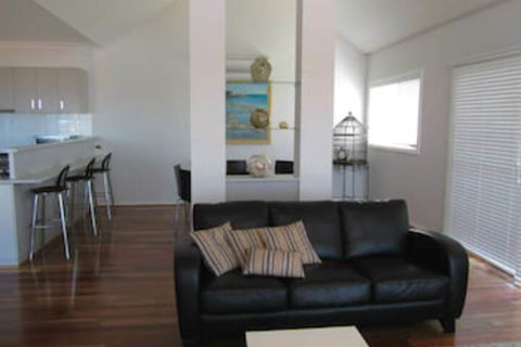 Flinders View Beach House - Northern Rivers Accommodation 4