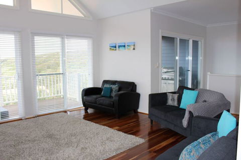 Flinders View Beach House - Northern Rivers Accommodation 1